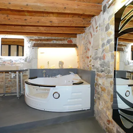 Le Clos De Sainte Croix * Lyon
