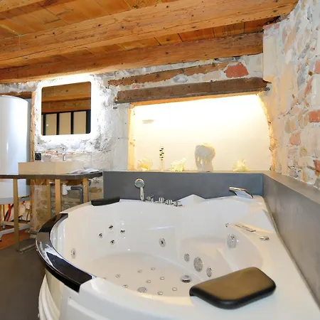 Le Clos De Sainte Croix Apartment *