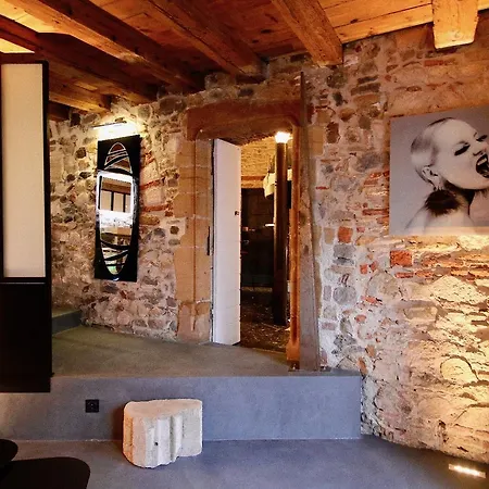 Le Clos De Sainte Croix Апартаменты